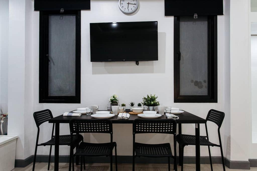 Appartamento P2 Silom Large 2Beds Full Kitchen Wifi 4-6Pax Bangkok Esterno foto